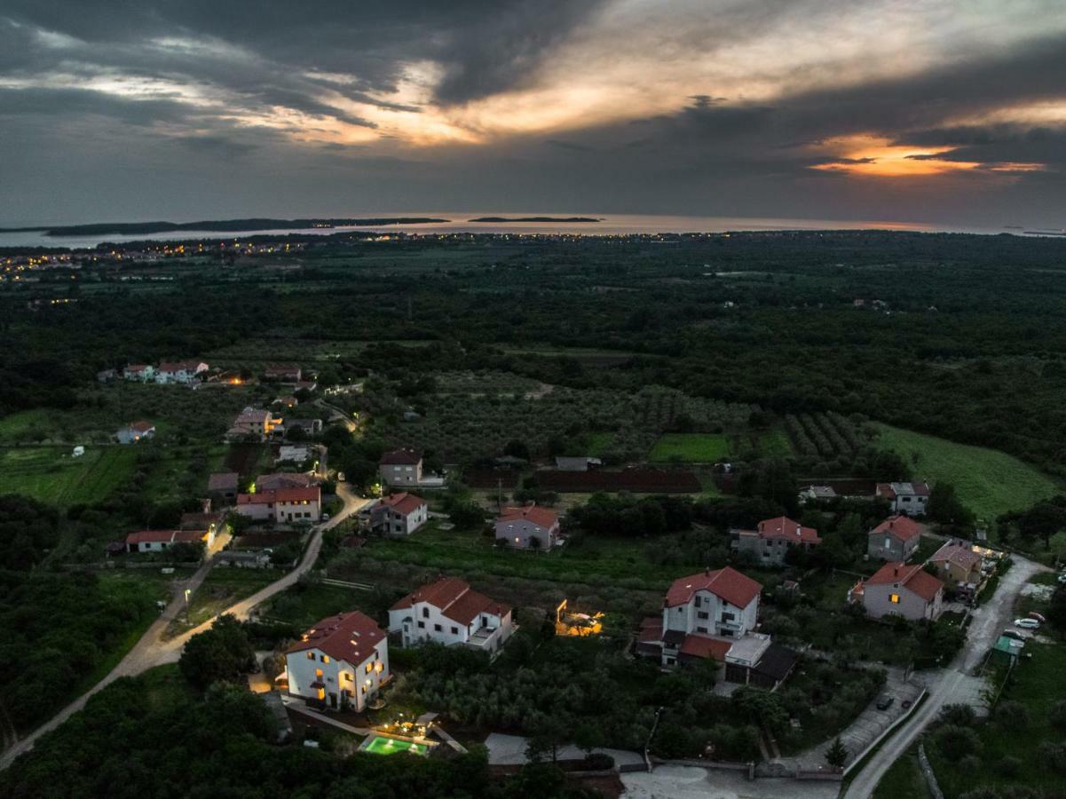 Holiday Home Mara Fondole Kültér fotó